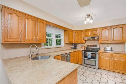 6 Green Knoll Court, Northport, NY 11768 - Photo 13