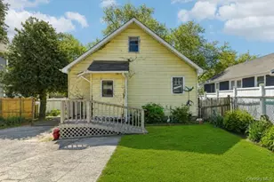 135 Winding St, Huntington Station, NY 11746 - Photo 23