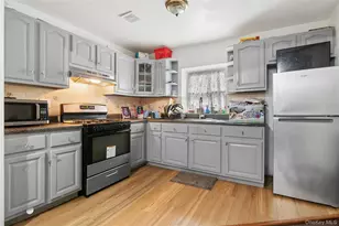 28 St Andrews Pl, Brooklyn, NY 11216 - Photo 3