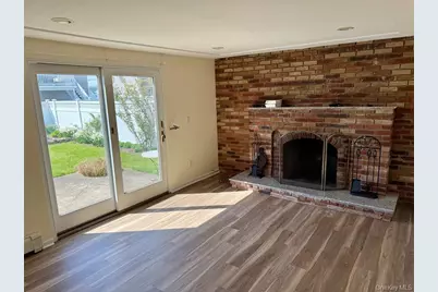 84 Surf Road, Lindenhurst, NY 11757 - Photo 15
