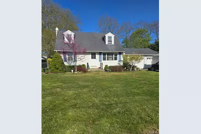25 Newins Street, Center Moriches, NY 11934 - Photo 3