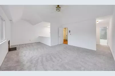 162 Southgate Circle, Massapequa Park, NY 11762 - Photo 21