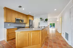 162 Southgate Cir, Massapequa Park, NY 11762 - Photo 5