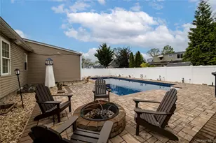 675 N Erie Ave, Lindenhurst, NY 11757 - Photo 25