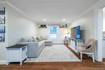 675 N Erie Avenue, Lindenhurst, NY 11757 - Photo 13