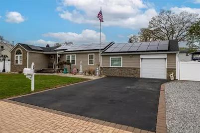 675 N Erie Avenue, Lindenhurst, NY 11757 - Photo 5