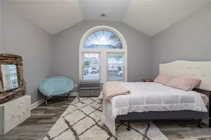 675 N Erie Ave, Lindenhurst, NY 11757 - Photo 17