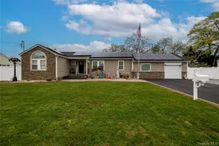 675 N Erie Ave, Lindenhurst, NY 11757 - Photo 3
