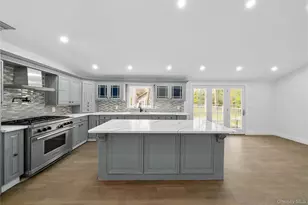 257 Southlawn Ave, Central Islip, NY 11722 - Photo 13