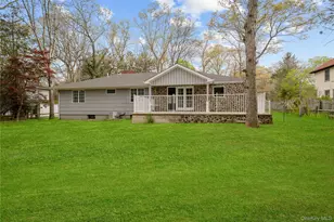 257 Southlawn Ave, Central Islip, NY 11722 - Photo 33