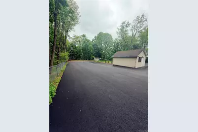 282 N Middletown Road, Pearl River, NY 10965 - Photo 23