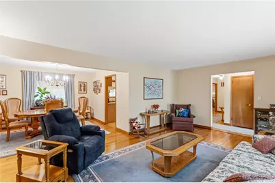 6 Canterbury Court, East Setauket, NY 11733 - Photo 9