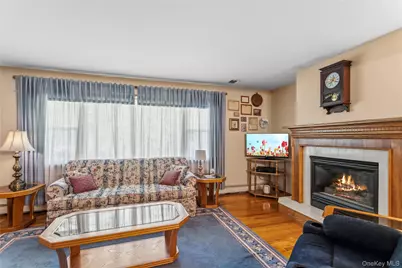 6 Canterbury Court, East Setauket, NY 11733 - Photo 11
