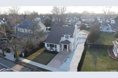 85 Franklin Avenue, Lynbrook, NY 11563 - Photo 1