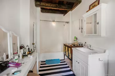 271 E 7th Street #5, New York, NY 10009 - Photo 9