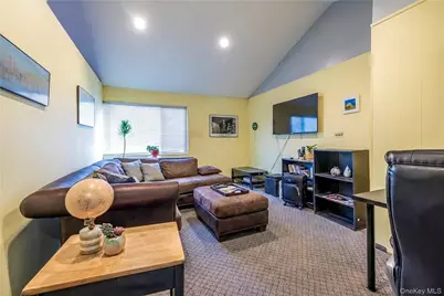 140 Baltimore Avenue, Massapequa, NY 11758 - Photo 19