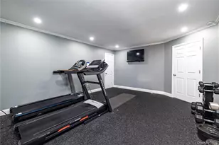 140 Baltimore Ave, Massapequa, NY 11758 - Photo 17
