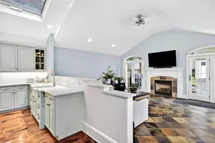 2 Van Buren St, Port Washington, NY 11050 - Photo 11