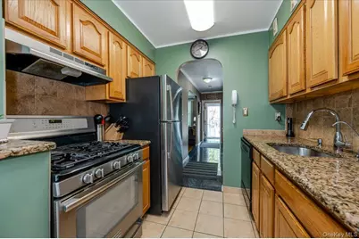 2015 Narragansett Avenue, Bronx, NY 10461 - Photo 9