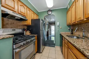 2015 Narragansett Ave, Bronx, NY 10461 - Photo 9
