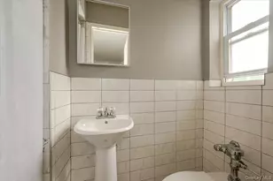 2015 Narragansett Ave, Bronx, NY 10461 - Photo 21