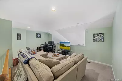 1707 Hawthorn Way, New Windsor, NY 12553 - Photo 13