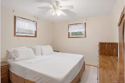 136 N Shore Drive, Wurtsboro, NY 12790 - Photo 19