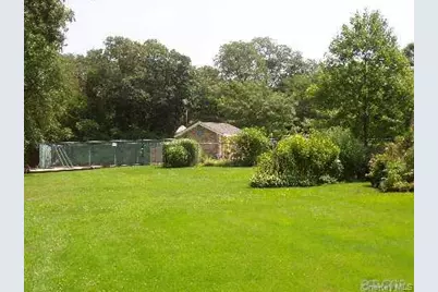 40 Town House Drive, Massapequa Park, NY 11762 - Photo 9