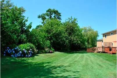 40 Town House Drive, Massapequa Park, NY 11762 - Photo 11