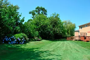 40 Town House Dr, Massapequa Park, NY 11762 - Photo 11