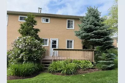 40 Town House Drive, Massapequa Park, NY 11762 - Photo 3
