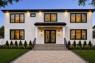 13 Rock Ln, Levittown, NY 11756 - Photo 3