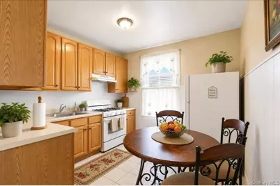 2041 Hobart Avenue, Bronx, NY 10461 - Photo 21