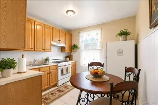 2041 Hobart Ave, Bronx, NY 10461 - Photo 21