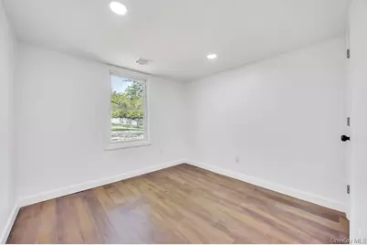 76 Commercial Boulevard, Central Islip, NY 11722 - Photo 17
