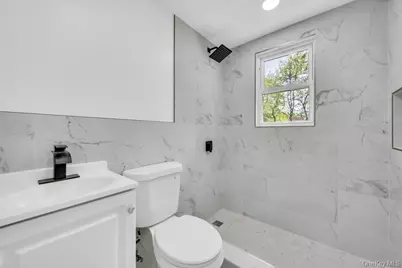76 Commercial Boulevard, Central Islip, NY 11722 - Photo 5