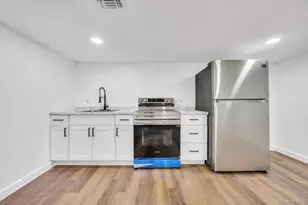 76 Commercial Blvd, Central Islip, NY 11722 - Photo 15