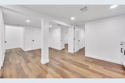 76 Commercial Boulevard, Central Islip, NY 11722 - Photo 13