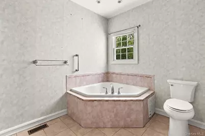 1 Daniels Way, Bay Shore, NY 11706 - Photo 15