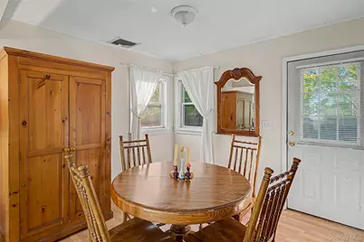 359 Moffitt Boulevard, Islip, NY 11751 - Photo 5