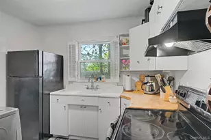 359 Moffitt Blvd, Islip, NY 11751 - Photo 7