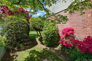 375 Latham Rd, Mineola, NY 11501 - Photo 27