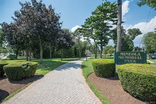 375 Latham Rd, Mineola, NY 11501 - Photo 33