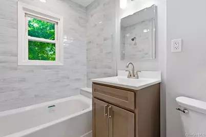526 Carroll Avenue, Mamaroneck, NY 10543 - Photo 9