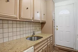 570 Broadway, Lynbrook, NY 11563 - Photo 5