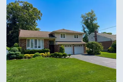 78 Sugar Maple Drive, Roslyn, NY 11576 - Photo 1