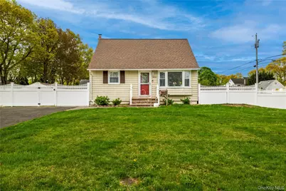 532 Rockaway Street, West Islip, NY 11795 - Photo 1
