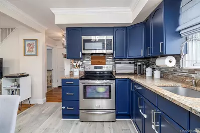 532 Rockaway Street, West Islip, NY 11795 - Photo 7