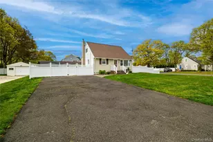 532 Rockaway St, West Islip, NY 11795 - Photo 25