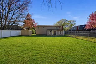 201 Serpentine Ln, Islandia, NY 11749 - Photo 27